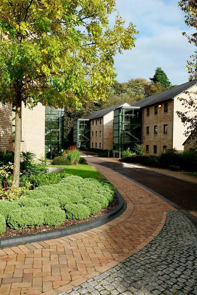Queens University Belfast - Elms Village 2*,  Reino Unido